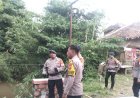Sigap Tanggap Sat Brimob Polda Jabar, Cek Jembatan Rusak di Majalengka