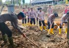 Polri dan Warga bergandengan Tangan, Polindes Meunasah Mancang Bangkit dari Lumpur Banjir