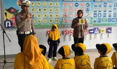 Satlantas Polres Ciamis Perkenalkan Keselamatan Lalu Lintas ke Siswa RA Miftahul Ulum Cipaku